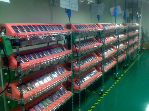 網(wǎng)友放出 2007 年舊照片,展示初代 iphone 生產(chǎn)線